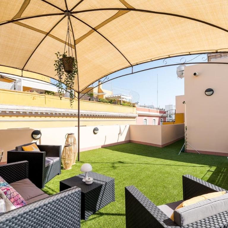 Duplex Trajano Estupenda Terraza - Apartamento de 1 dormitorio - 1