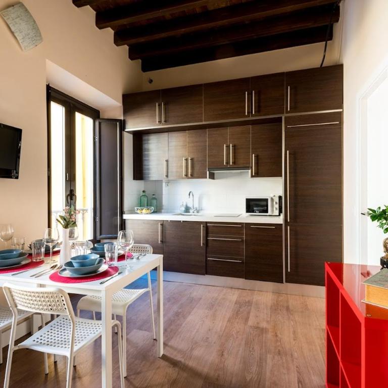 Duplex Trajano Estupenda Terraza - Apartamento de 1 dormitorio - 11