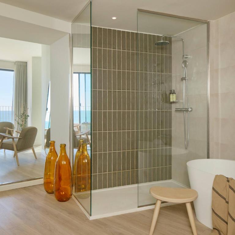 ME by Meliá Sitges Terramar - Estudio ME y Suite con vistas al mar - 3