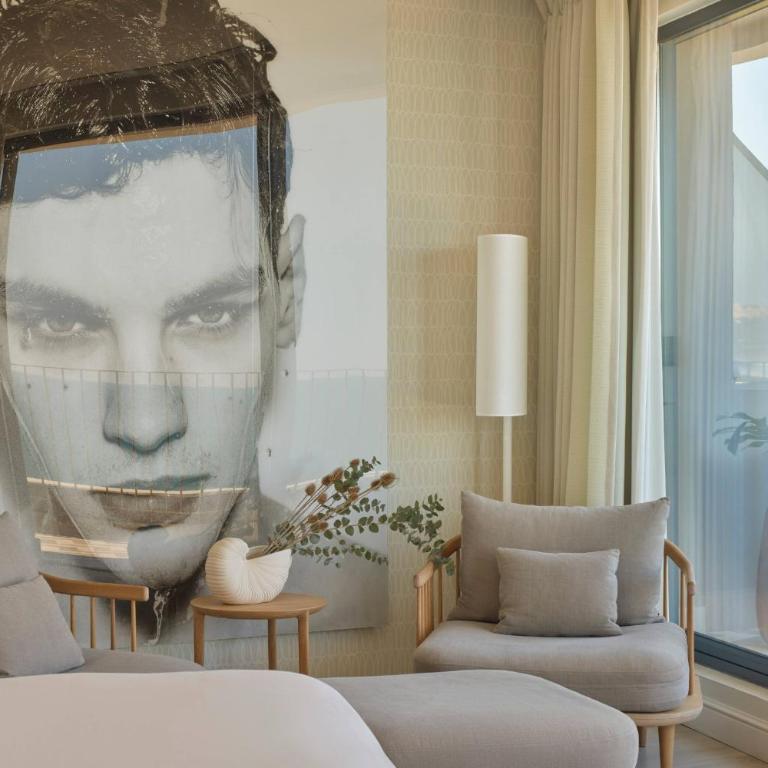 ME by Meliá Sitges Terramar - Habitación Beyond ME y Suite con vistas al mar y a la ciudad - 2