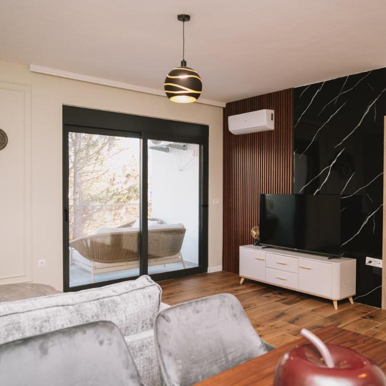 RAYA Apartments - One-Bedroom Apartment - 8