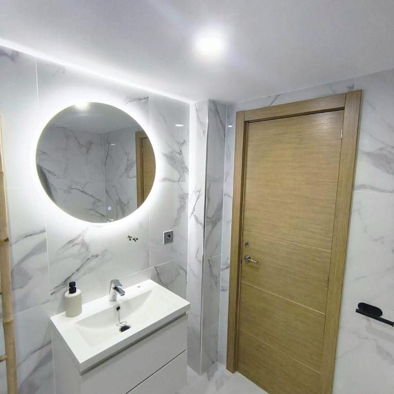 La Rapita -Spain 5-Min Walk to the sandy Beach, Modern 3 bed Flat - Apartamento de 3 dormitorios - 18