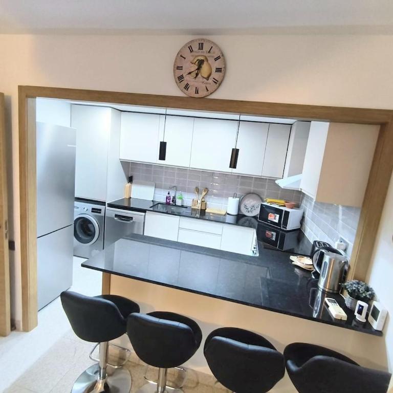 La Rapita -Spain 5-Min Walk to the sandy Beach, Modern 3 bed Flat - Apartamento de 3 dormitorios - 16