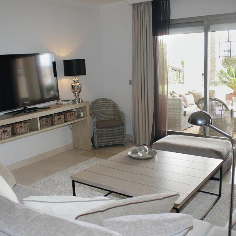 Garden App. Golf at Sea Estepona - Three-Bedroom Apartment with Water View - 23