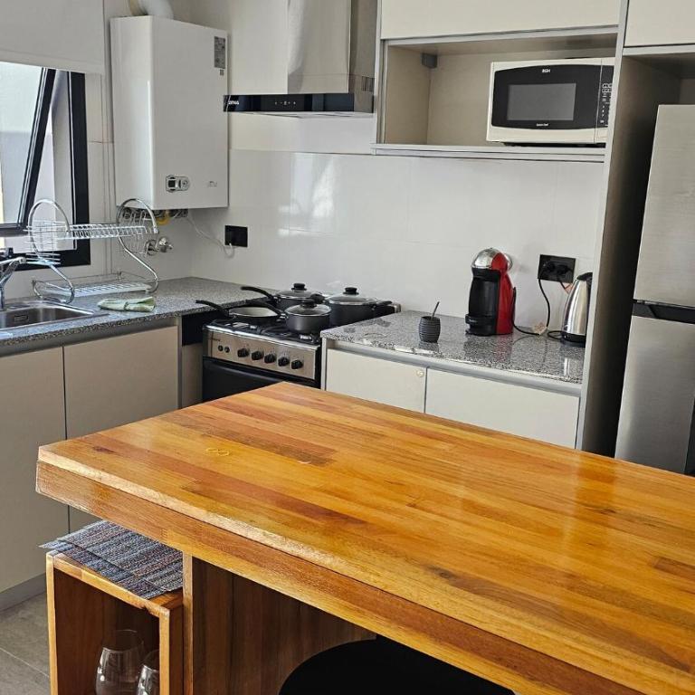 Departamento con Cochera en zona Aldrey Guemes - Apartamento de 1 dormitorio - 4