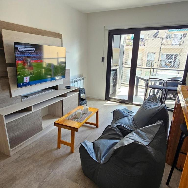 Departamento con Cochera en zona Aldrey Guemes - Apartamento de 1 dormitorio - 12
