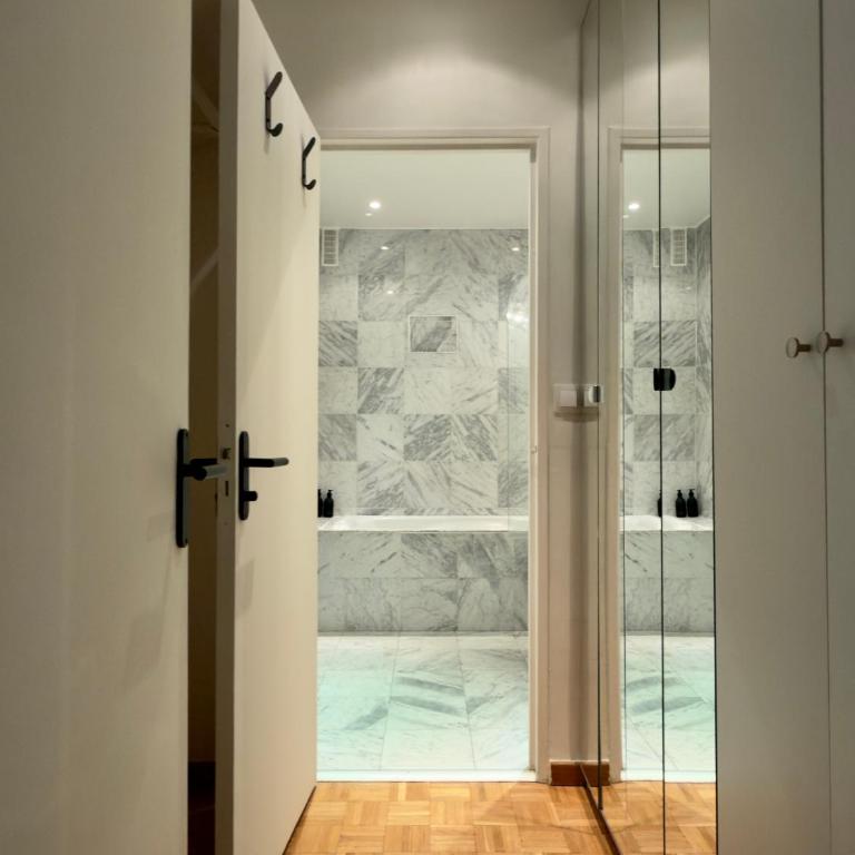 Chic and Spacious 2 rooms -Near Champs-Élysées - Victor Hugo - Appartement 1 Chambre - 6