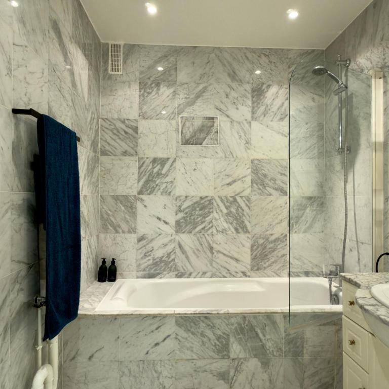 Chic and Spacious 2 rooms -Near Champs-Élysées - Victor Hugo - Appartement 1 Chambre - 5