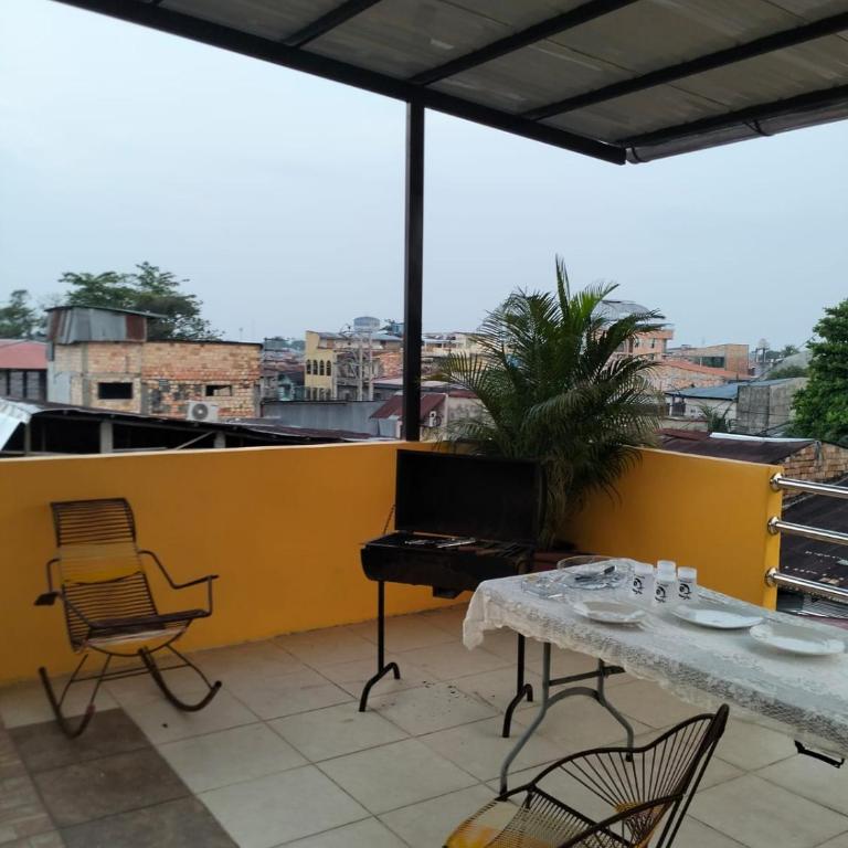 301 RV APARTMENTS IQUITOS PERU-Apartamento tercer pico con balcón hacia piscina - One-Bedroom Apartment - 10