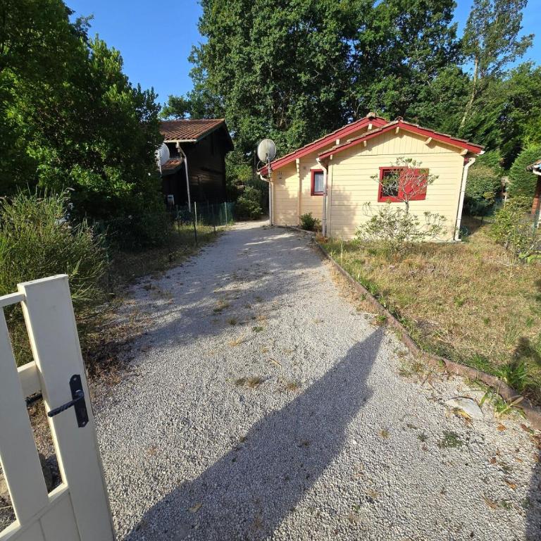 Chalet tout confort dans parc de loisirs arboré et piscine - Chalet 1 Chambre - 5