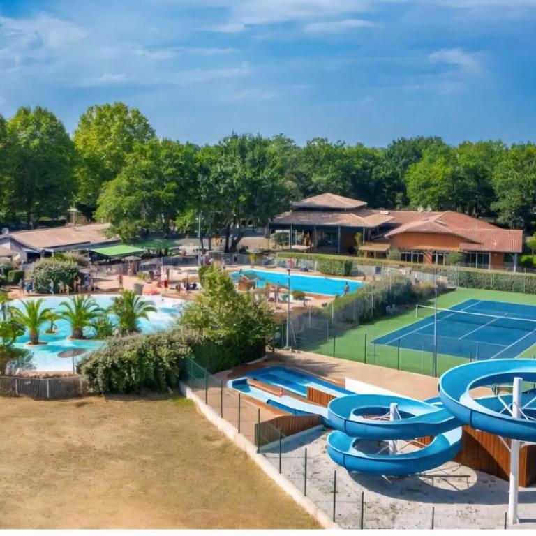 Chalet tout confort dans parc de loisirs arboré et piscine - Chalet 1 Chambre - 3