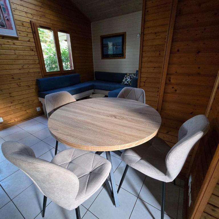 Chalet tout confort dans parc de loisirs arboré et piscine - Chalet 1 Chambre - 11
