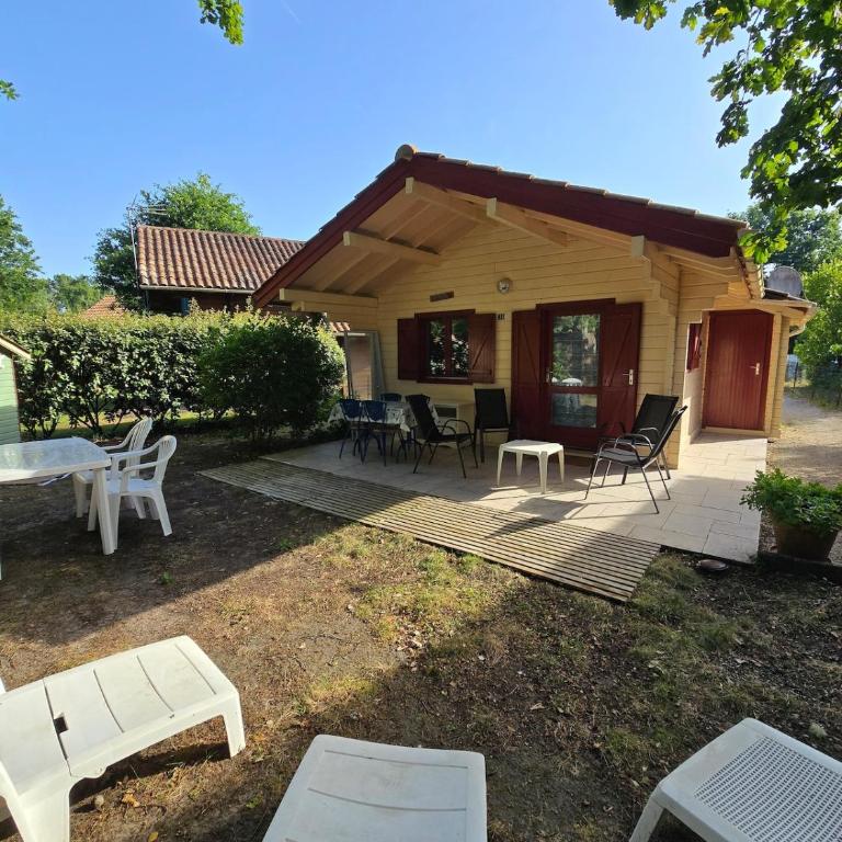 Chalet tout confort dans parc de loisirs arboré et piscine - Chalet 1 Chambre - 4