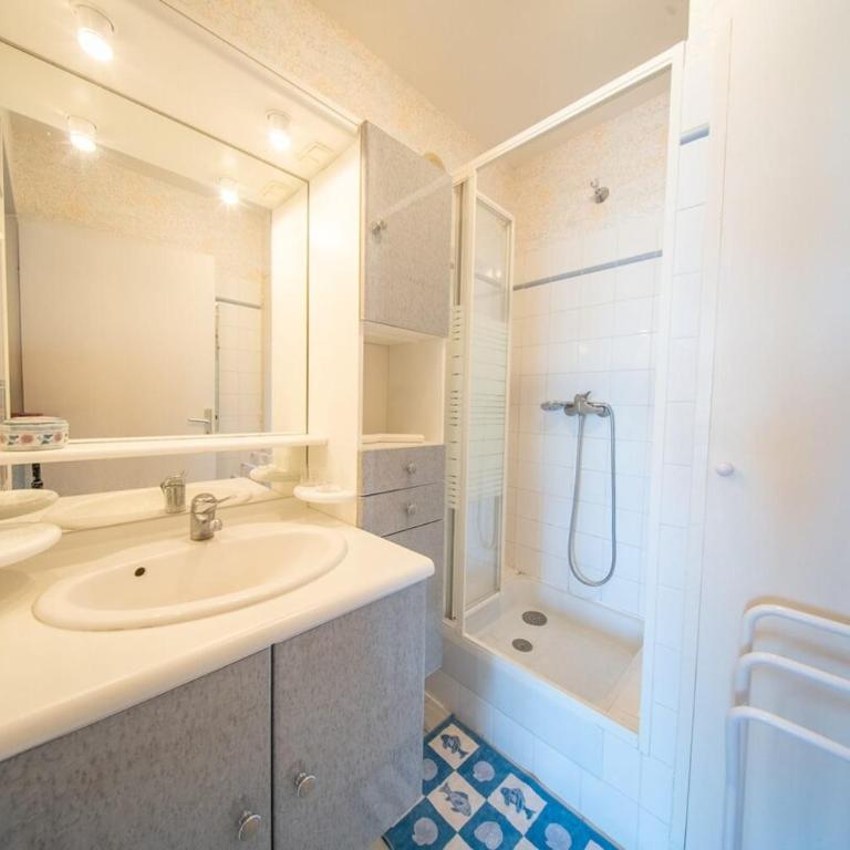 Grand Appartement Familial Vue Port avec Piscine - Appartement - 20