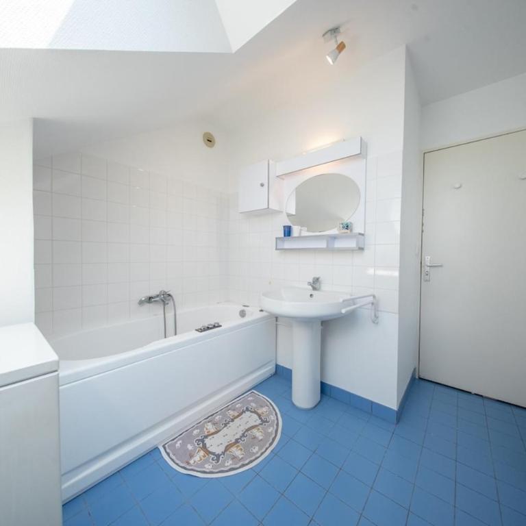 Grand Appartement Familial Vue Port avec Piscine - Appartement - 28