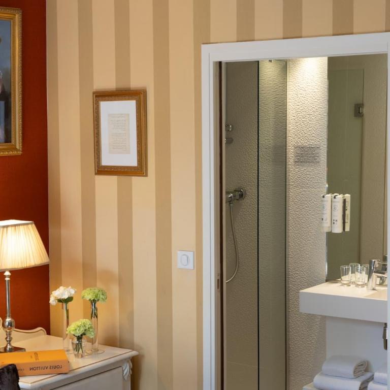 Hotel Des Deux Continents - Chambre Classique - 5