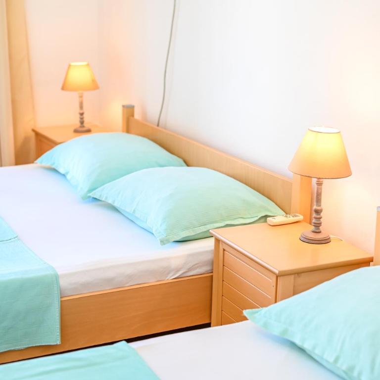 Guesthouse Elsa - Triple Room with Sea View - 6