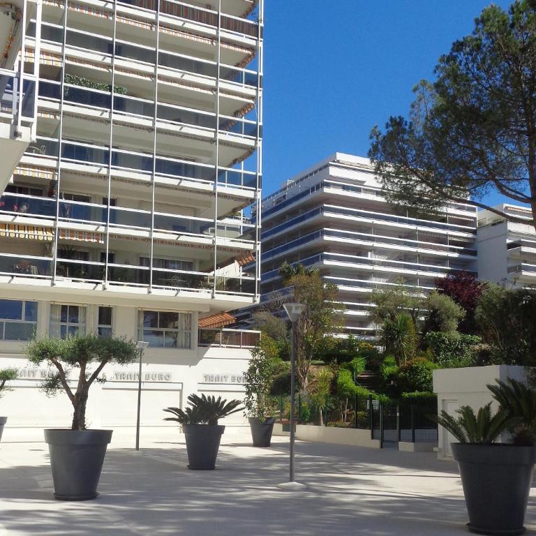 Elegant 2-room apartment with panoramic sea view & pool - Appartement 1 Chambre - 14