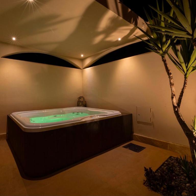 Villa Favorita Hotel & Events - Suite con Vasca Idromassaggio - 12