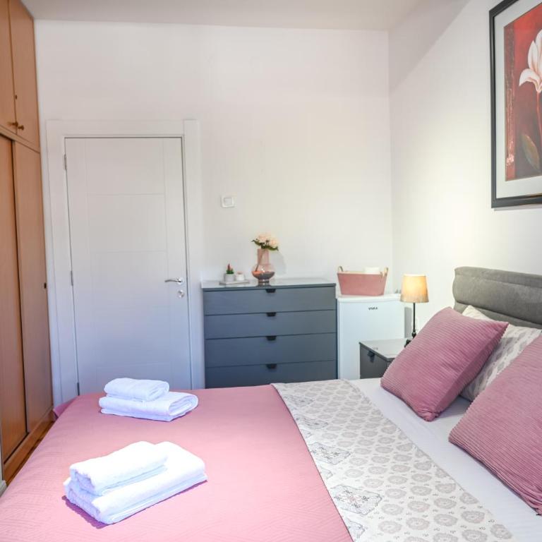Guesthouse Elsa - Standard Triple Room with Sea View - 4