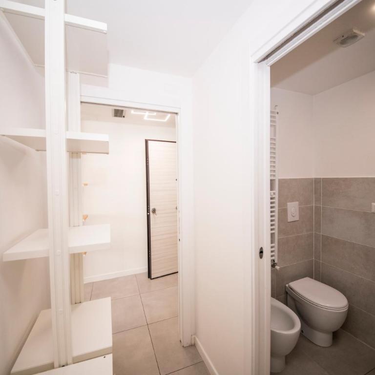 Ponti Cozy Apartment - Private Parking available, Near Navigli, Romolo Metro and Duomo - Appartamento Superior - 15