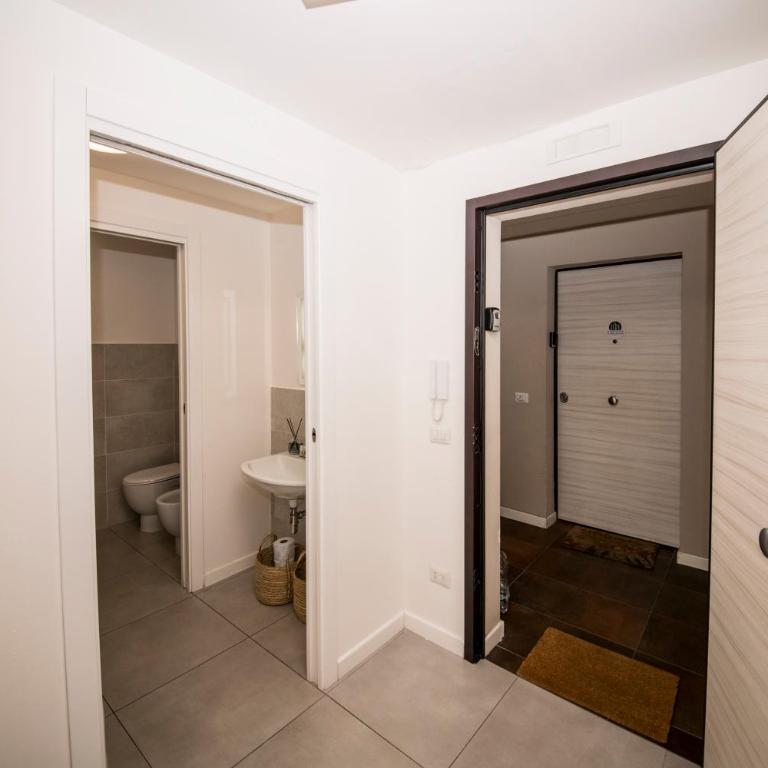 Ponti Cozy Apartment - Private Parking available, Near Navigli, Romolo Metro and Duomo - Appartamento Superior - 34