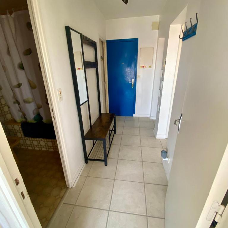 Appartement avec balcon - Plages à pied - Parking - One-Bedroom Apartment - 13