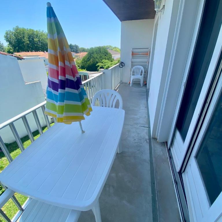 Appartement avec balcon - Plages à pied - Parking - One-Bedroom Apartment - 9
