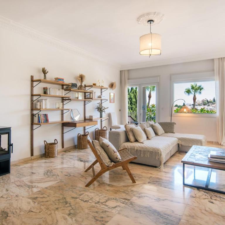 PREMIUM Family Villa in Málaga with Private Pool - Five-Bedroom House - 4