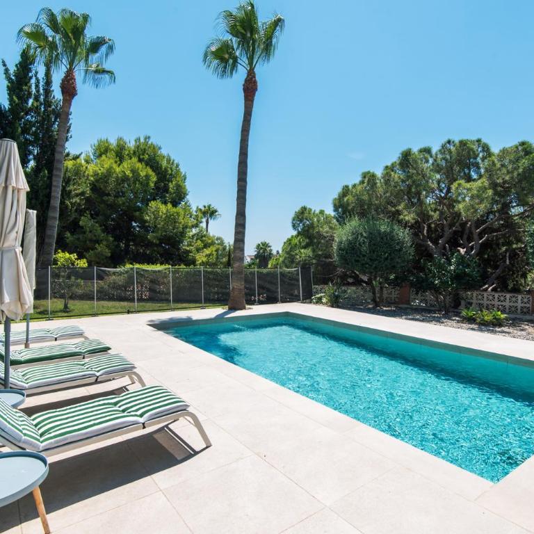 PREMIUM Family Villa in Málaga with Private Pool - Five-Bedroom House - 10