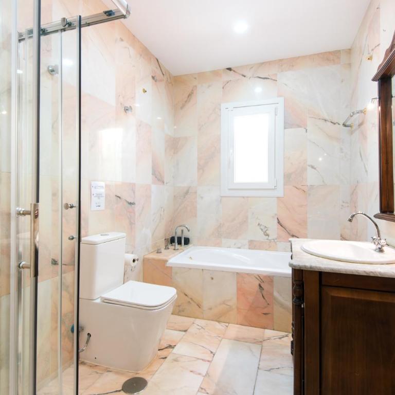 PREMIUM Family Villa in Málaga with Private Pool - Five-Bedroom House - 32