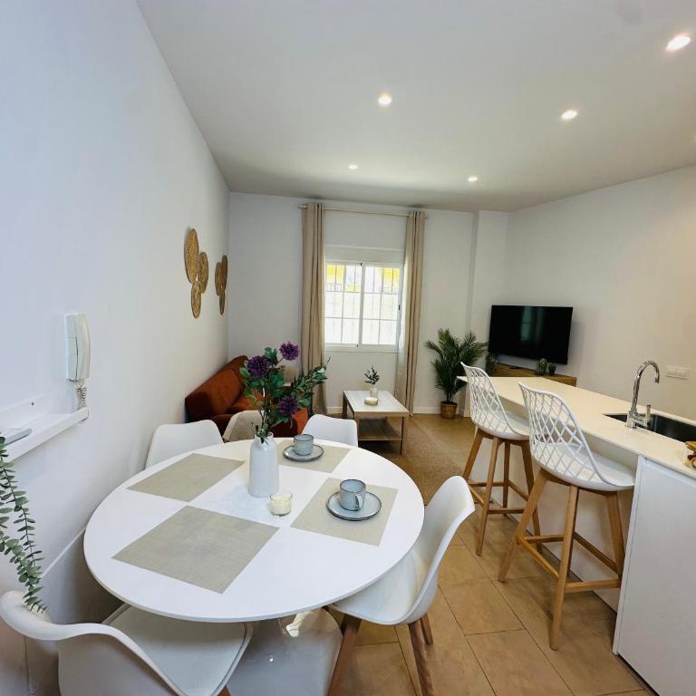 Apartamento Follow the Sun 2 Malaga Centro - Two-Bedroom Apartment - 2