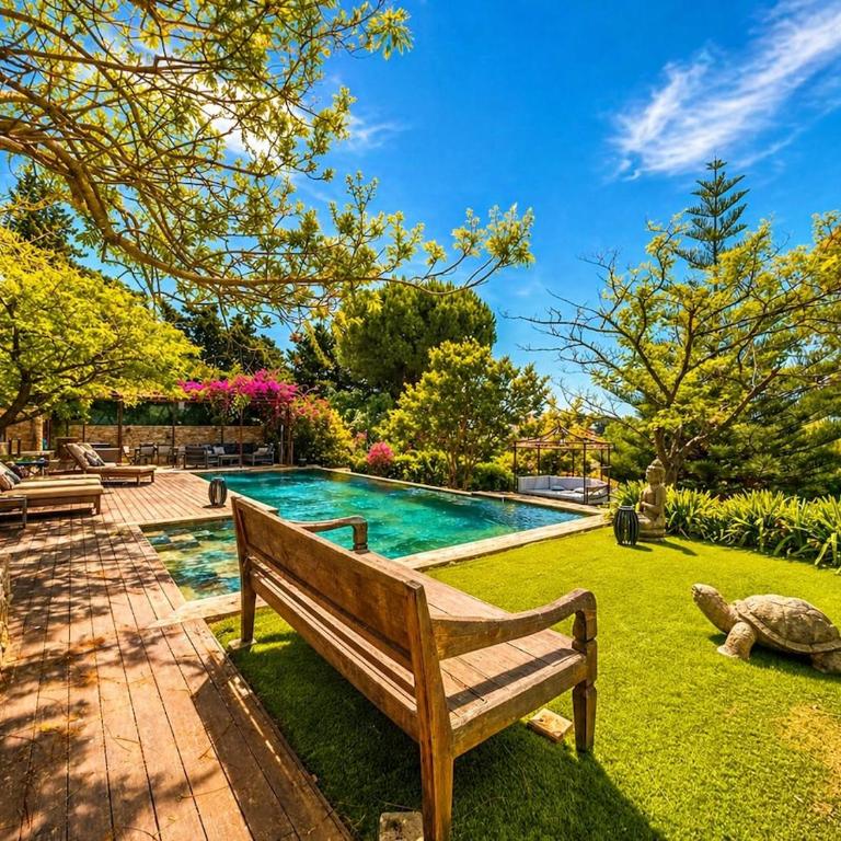 Luxury Villa, Garden - Room #1688819601 - 1