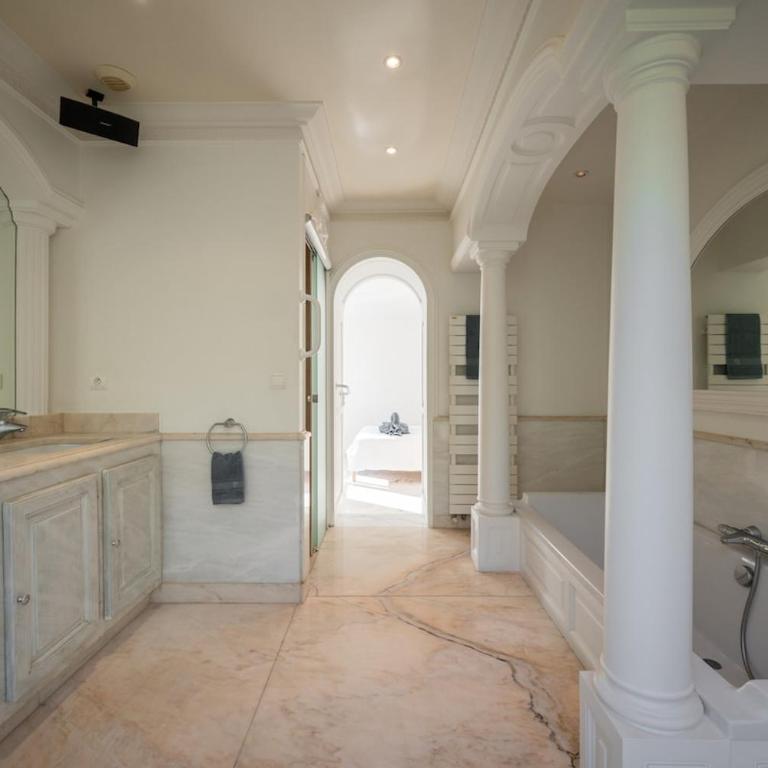 Sun, Sea and Elegance - Appartement 2 Chambres - 9