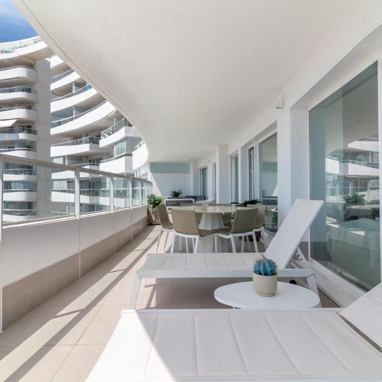 Global Vacacional, Apartamento con piscina privada y terraza con vistas a la costa - Apartment mit Meerblick - 5