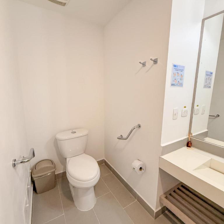 VVC Hotel's - Double Room - Disability Access - 4