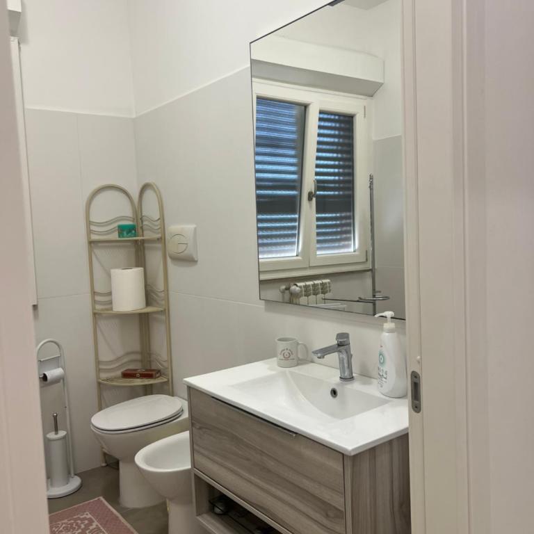 Holiday & House - Imparato Carini Costa Verde - Appartamento con ampio balcone vista mare - porzione di Villa Residenziale a pochi passi dal mare - Appartamento con 2 Camere da Letto e Vista Mare - 25