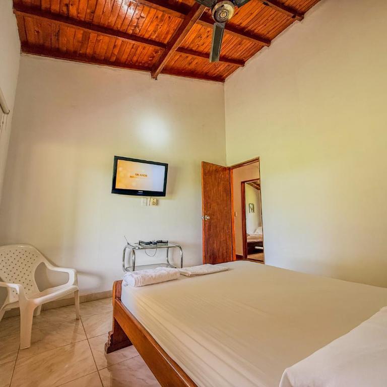 Finca Campestre Doradal - Habitación Doble con vistas al jardín - 6