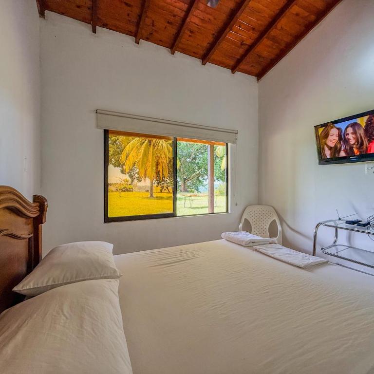 Finca Campestre Doradal - Habitación Doble con vistas al jardín - 4