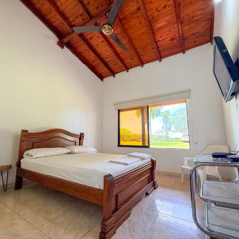 Finca Campestre Doradal - Habitación Doble con vistas al jardín - 2