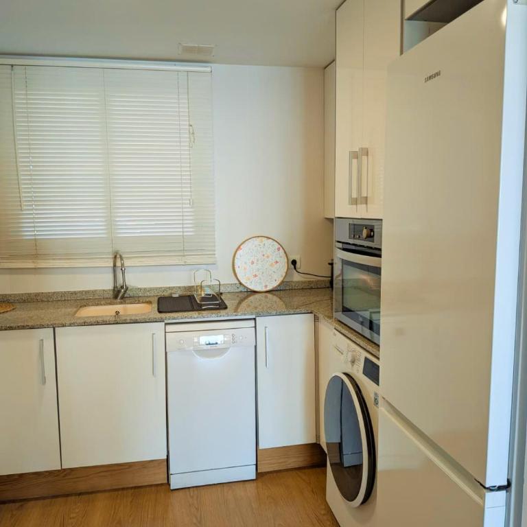 Premium Front Sea View & Pool Flat - One-Bedroom Apartment with Sea View and Balcony - 20