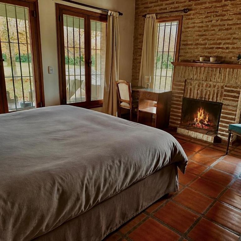 Casa en reserva natural en Lobos, 2 noches mínimo de estadía - Casa de 4 dormitorios - 5
