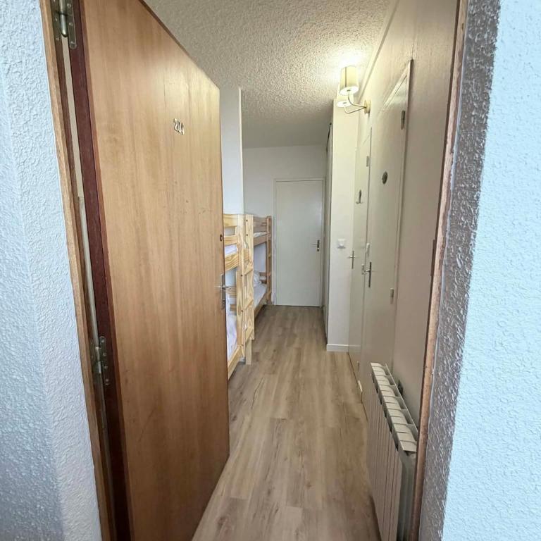 Studio 6 personnes au pied des pistes avec parking - One-Bedroom Apartment - 10
