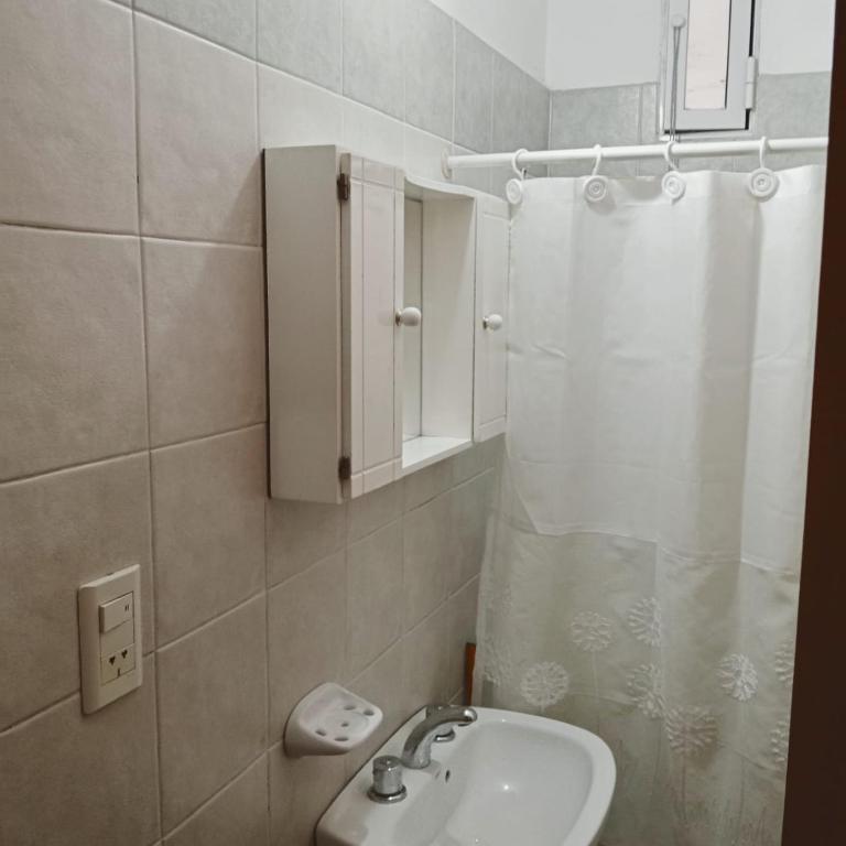 Monoambiente céntrico Villa Carlos Paz - Apartamento de 1 dormitorio - 2