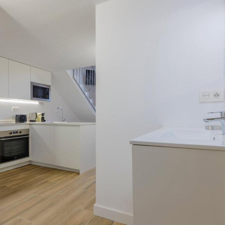 Renovated Duplex on Paseo F. de Sales - Apartamento - 4