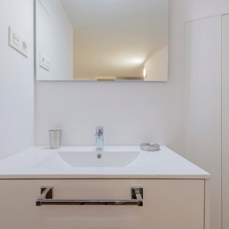 Renovated Duplex on Paseo F. de Sales - Apartamento - 8
