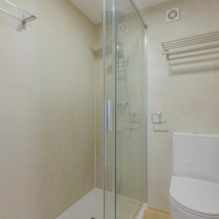 Renovated Duplex on Paseo F. de Sales - Apartamento - 11