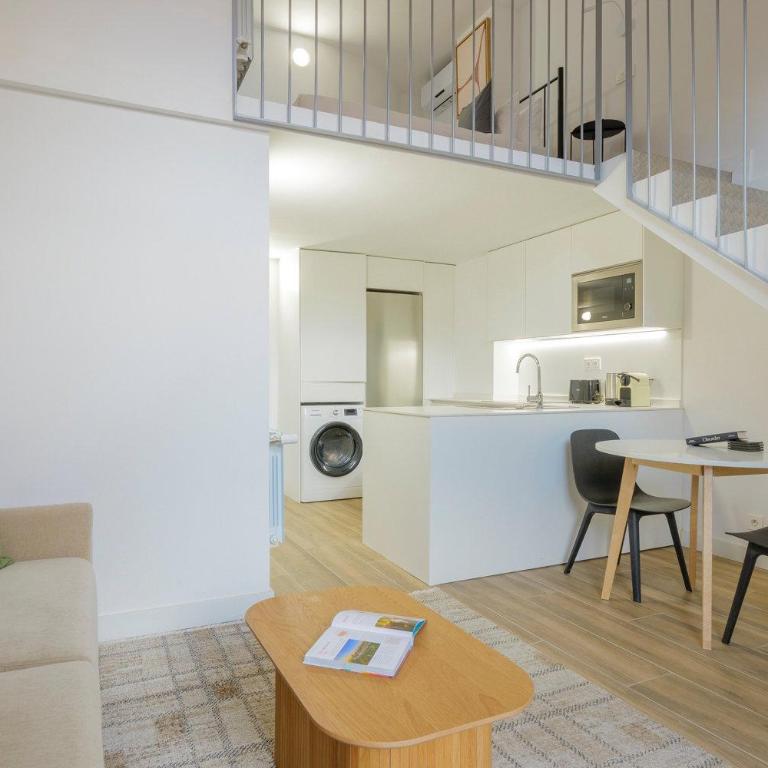Renovated Duplex on Paseo F. de Sales - Apartamento - 27