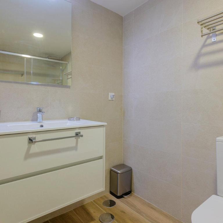 Premium Renovated Loft near Santander Park - Apartamento - 23