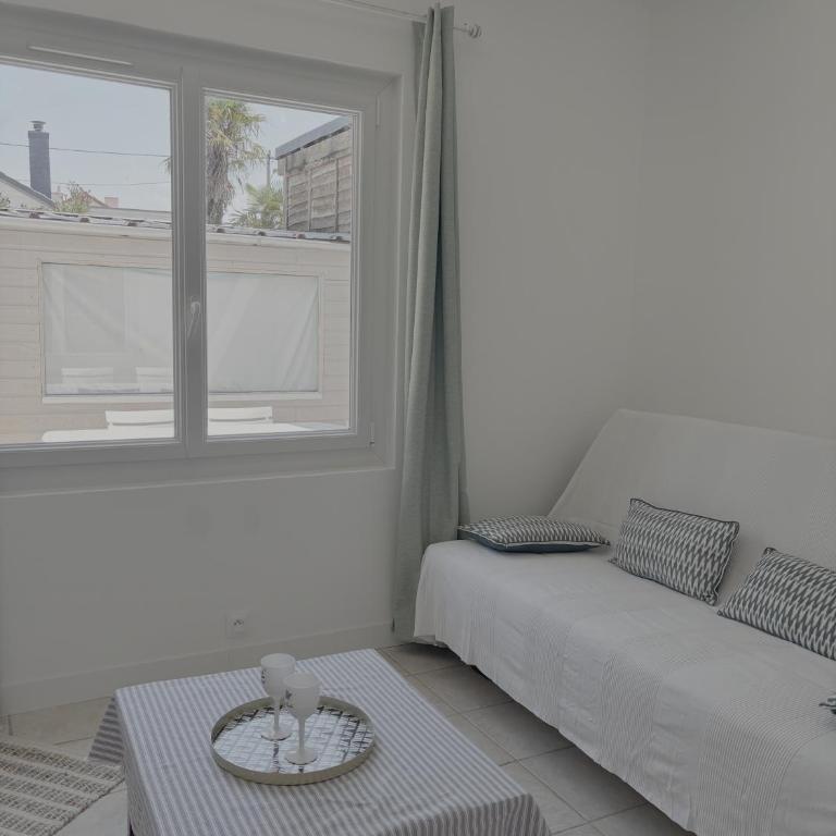 Madoujo petite villa à 200m de la plage - Maison 1 Chambre - 3